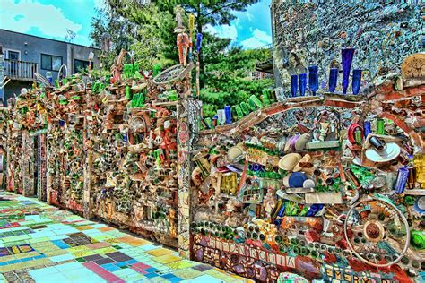 A Tapestry of Colors and Textures: The Artistry of Philadelphia Magic Gardens and Its Parking Options